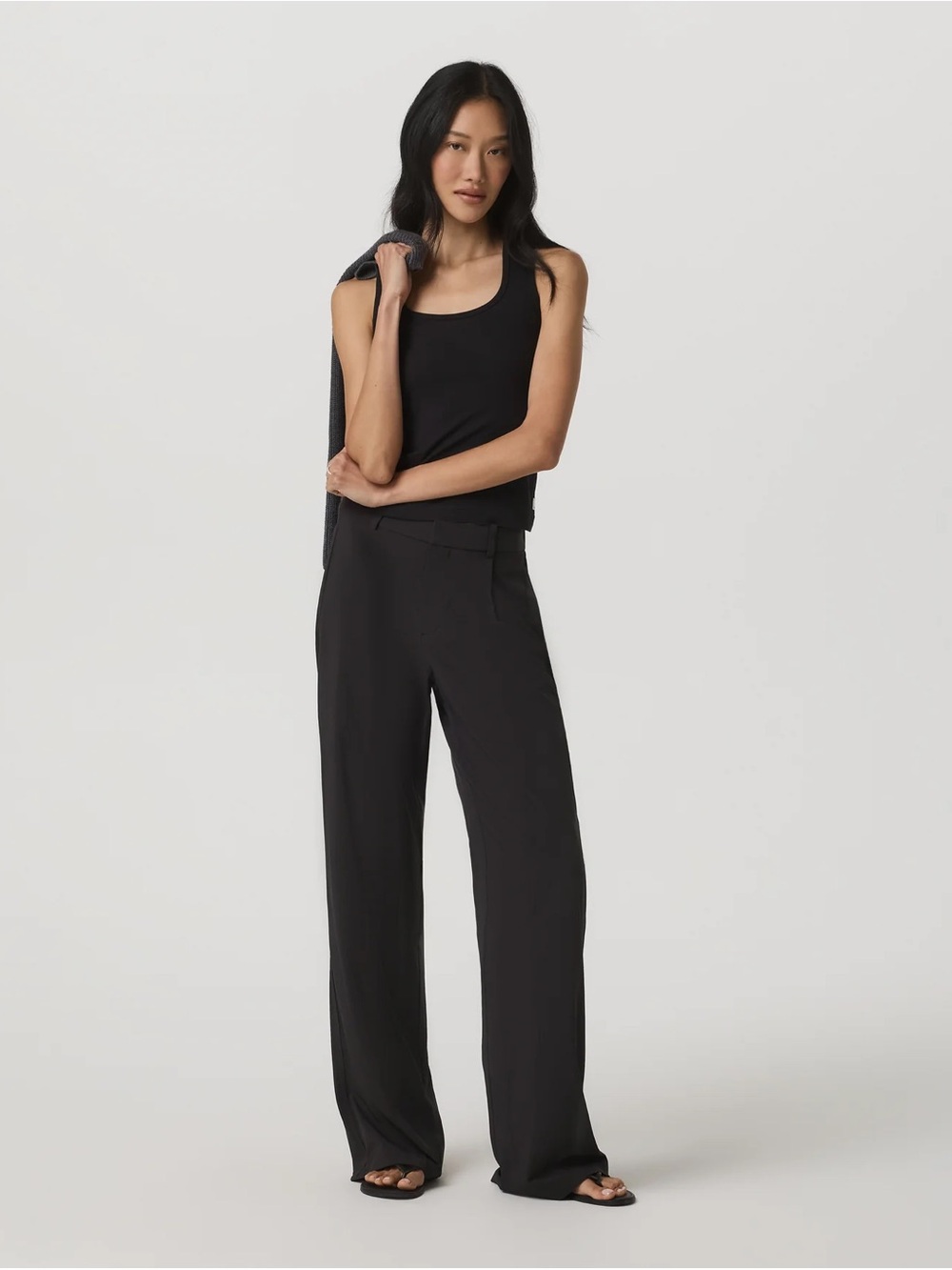 New Vuori Pose Tank in Black Size Small - Picture 4 of 6